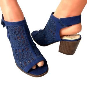 Vince Camuto Heel Cutout Sandals Womens Sz 6.5M Blue Leather Peep Toe Sling Back